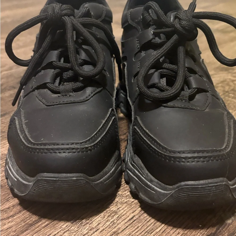 Sleek Black Platform Sneakers for Women